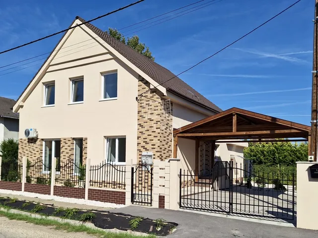 Eladó ház Érd, Városközpont 234 nm