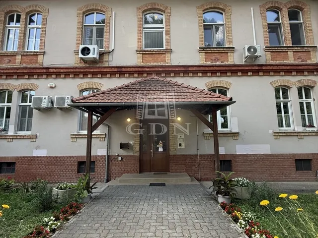 Eladó lakás Székesfehérvár, Búrtelep 76 nm