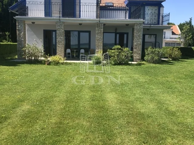 Eladó üdülő és hétvégi ház Balatonakali 300 nm