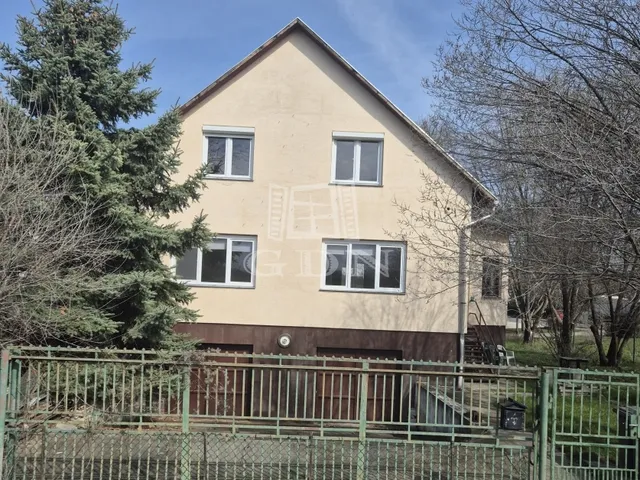 Eladó ház Százhalombatta, Dunafüred 260 nm