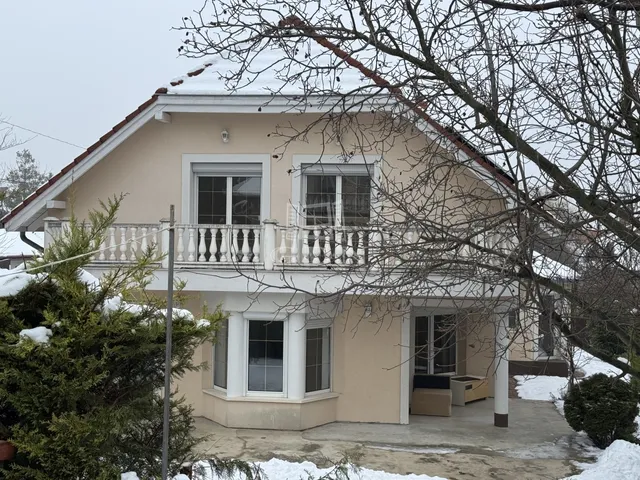 Eladó ház Budaörs 285 nm