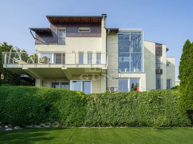 Eladó ház Budaörs, Budaörsi Kamaraerdő 300 nm