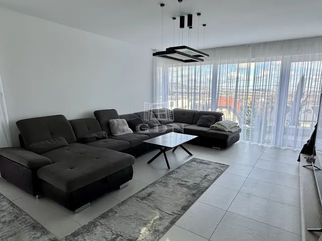 Kiadó ház Budaörs, Budaörsi Kamaraerdő 257 nm