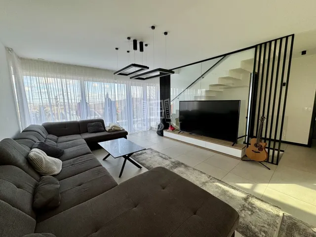 Kiadó ház Budaörs, Budaörsi Kamaraerdő 257 nm