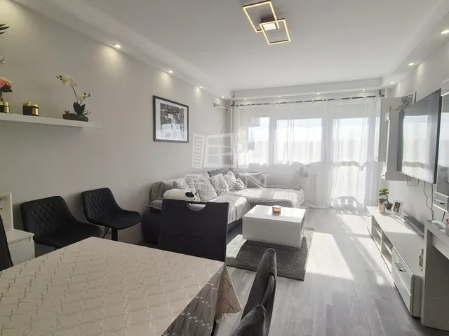 Eladó lakás Százhalombatta, Déli lakótelep 52 nm