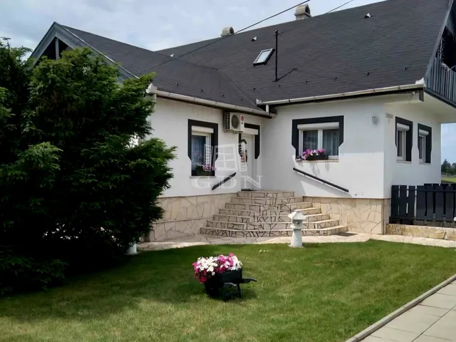 Eladó ház Ercsi 160 nm