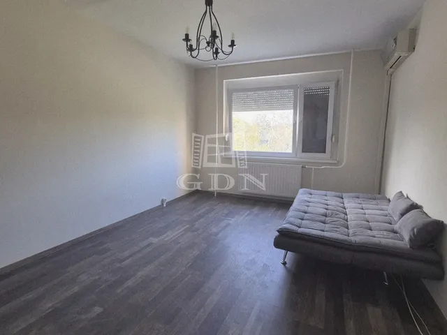 Eladó lakás Százhalombatta, Déli lakótelep 47 nm