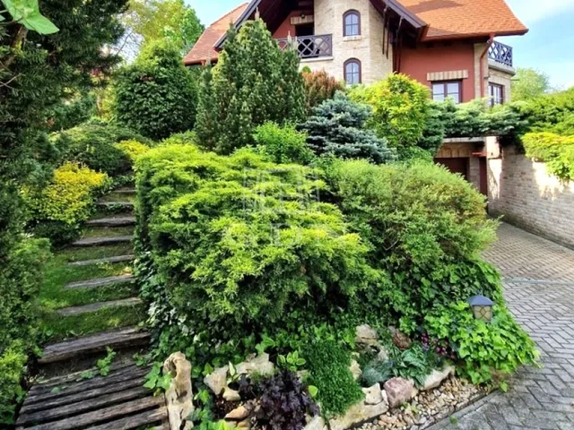 Eladó ház Budaörs, Budaörsi Kamaraerdő 271 nm