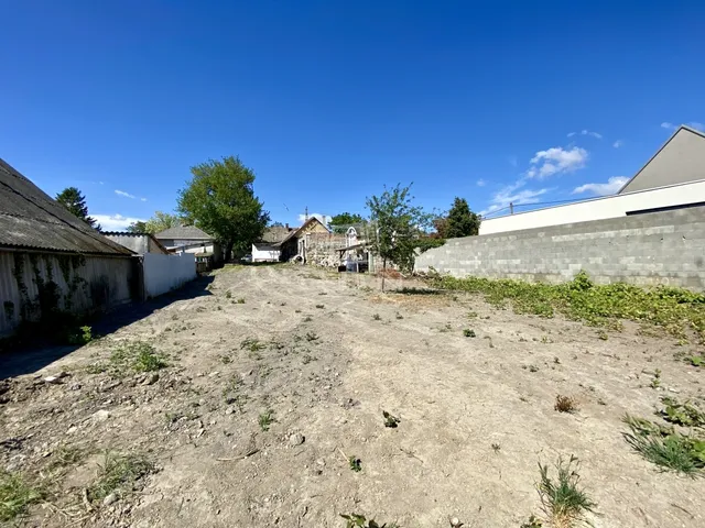 Eladó telek Biatorbágy 1252 nm
