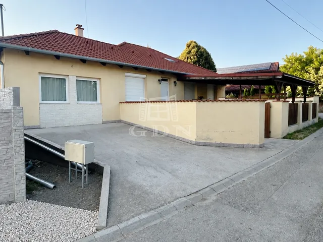 Eladó ház Százhalombatta, Óváros 110 nm