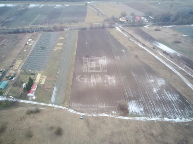 Eladó mezőgazdasági ingatlan Pócsmegyer 9271 nm