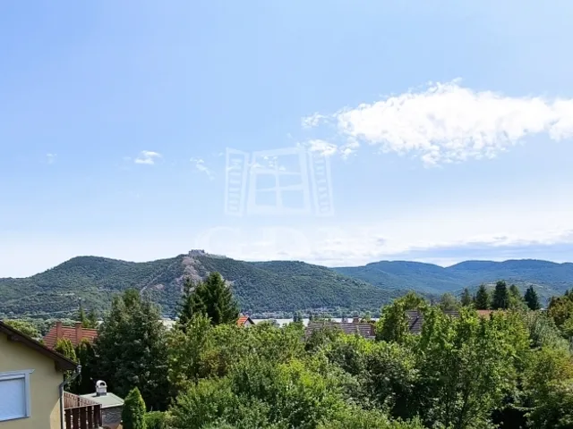 Eladó ház Nagymaros 260 nm