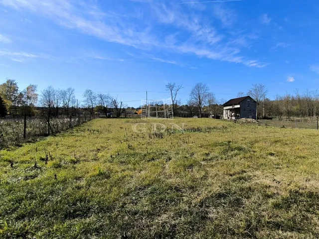 Eladó mezőgazdasági ingatlan Domony 1073 nm