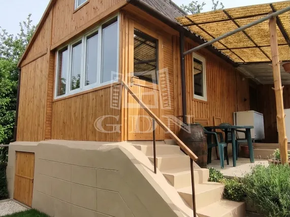 Eladó üdülő és hétvégi ház Dunabogdány 25 nm