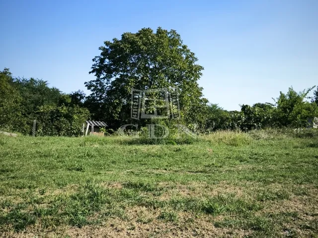 Eladó telek Erdőkertes, Topolyos 1061 nm