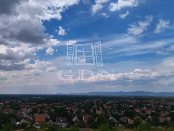 Eladó mezőgazdasági ingatlan Fót 3000 nm