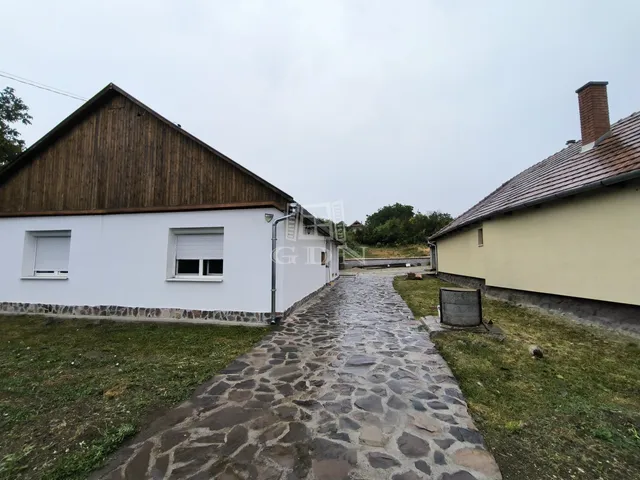 Eladó ház Buják 94 nm