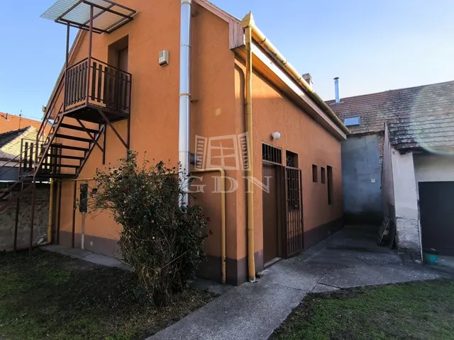 Eladó ház Dunakeszi 200 nm