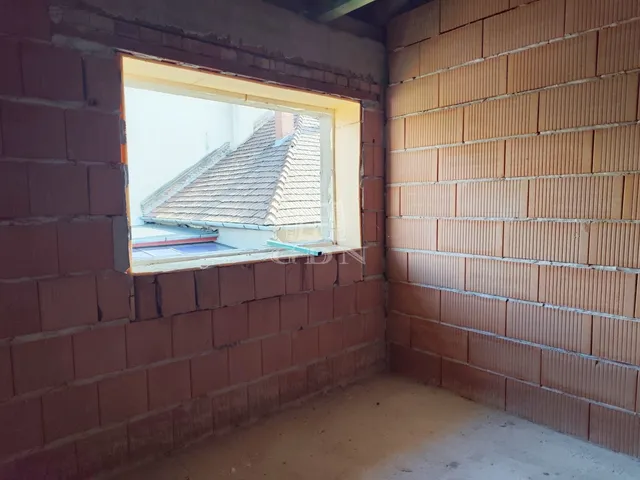 Eladó lakás Budapest XV. kerület, Pestújhely 138 nm