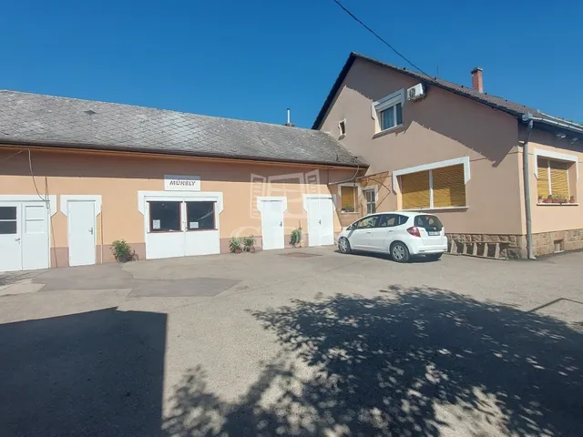 Eladó kereskedelmi és ipari ingatlan Budapest XVII. kerület, Rákoscsaba 223 nm