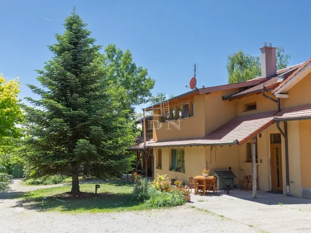 Eladó kereskedelmi és ipari ingatlan Tárnok 360 nm