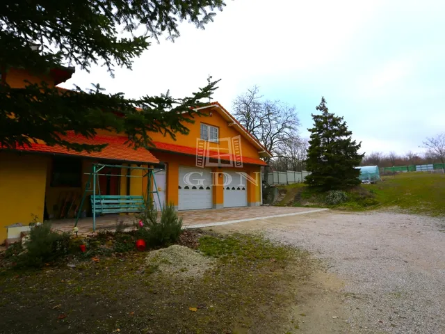 Eladó kereskedelmi és ipari ingatlan Tárnok 360 nm