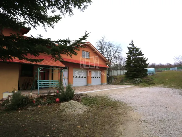 Eladó kereskedelmi és ipari ingatlan Tárnok 270 nm