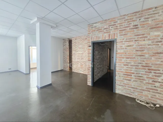 Eladó kereskedelmi és ipari ingatlan Zalaegerszeg, Belváros 87 nm