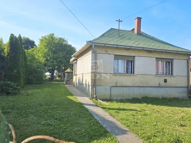 Eladó ház Iklódbördőce 73 nm