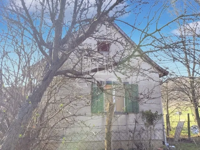 Eladó telek Felsőörs 1979 nm