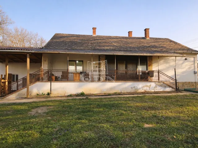 Eladó ház Bucsuta 100 nm