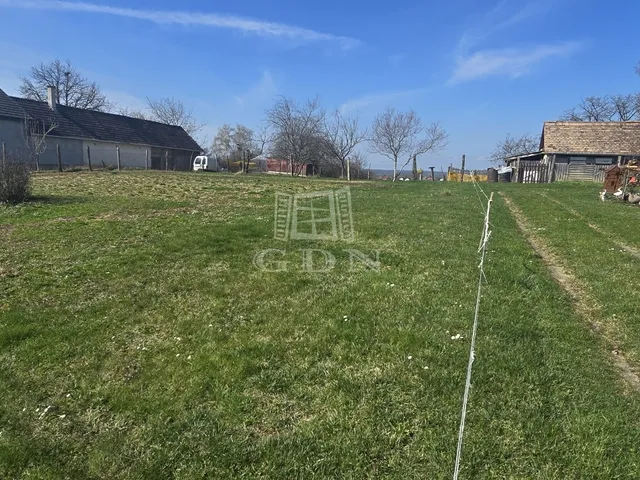 Eladó telek Zalaegerszeg, Újhegy 1356 nm