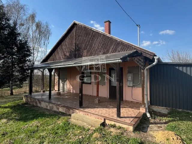 Eladó ház Nádasd 63 nm