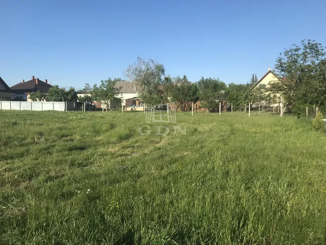Eladó telek Balatonkeresztúr 695 nm
