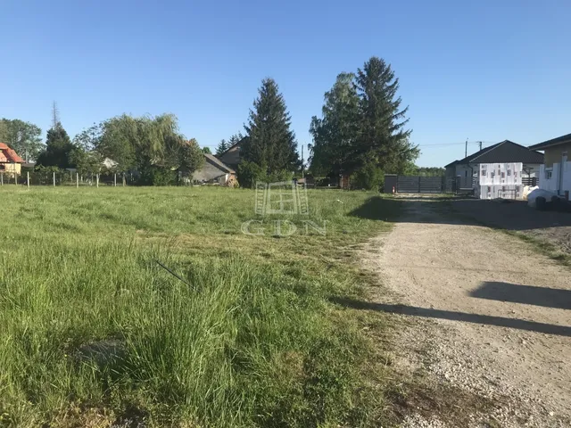 Eladó telek Balatonkeresztúr 695 nm