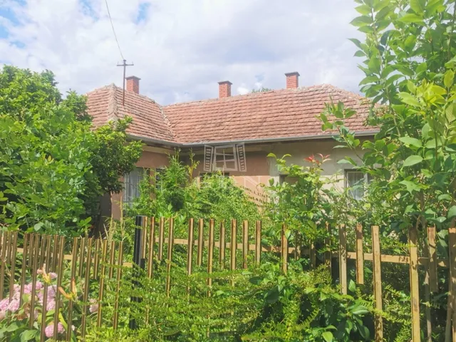 Eladó ház Kávás 105 nm