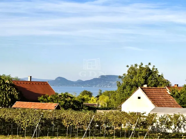Eladó nyaraló Balatonberény 45 nm