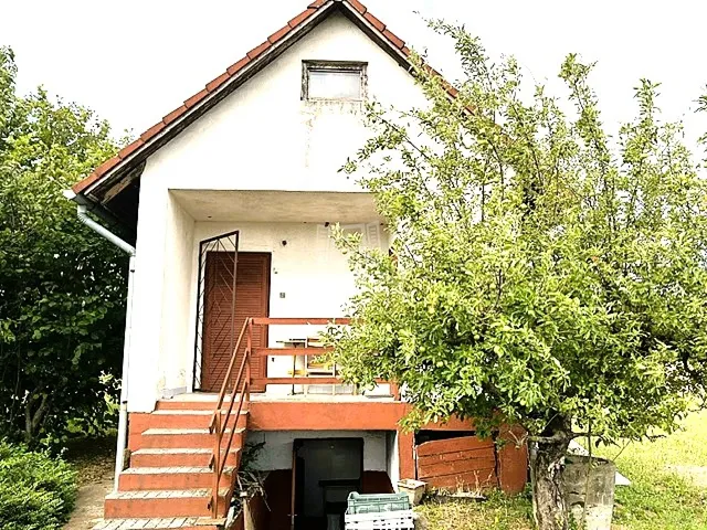Eladó nyaraló Balatonberény 45 nm