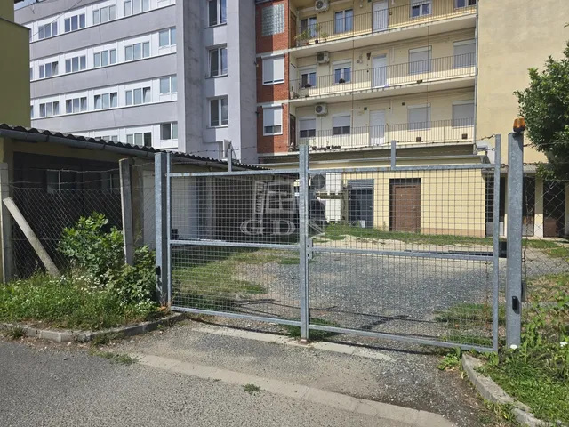 Eladó garázs Zalaegerszeg, Belváros 15 nm