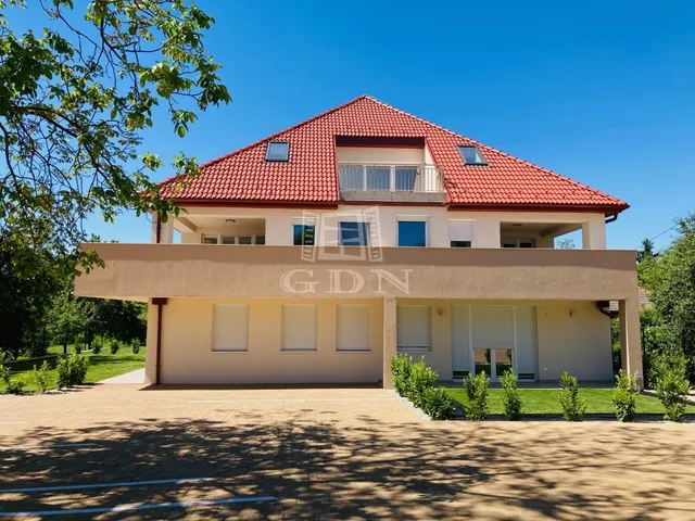 Eladó lakás Balatonfűzfő 84 nm
