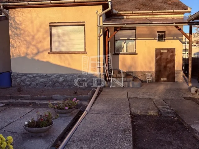 Eladó ház Esztergom, Esztergom-Kertváros 82 nm