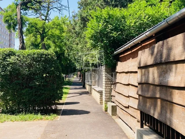 Eladó kereskedelmi és ipari ingatlan Budapest X. kerület, Óhegy 181 nm