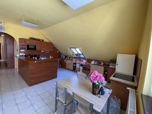 Eladó lakás Budapest XX. kerület 172 nm