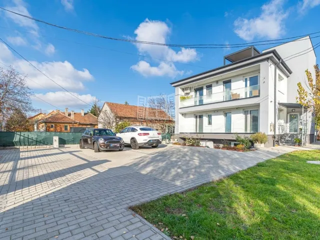 Eladó lakás Budapest XVIII. kerület, Újpéteritelep 206 nm