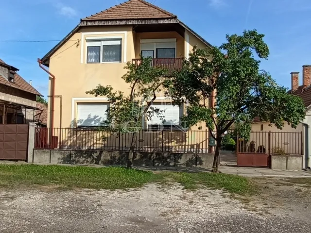 Eladó ház Nagykáta 168 nm