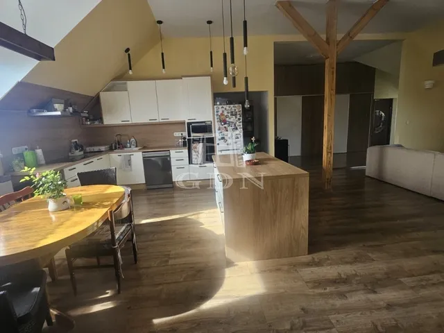 Eladó lakás Budapest XVI. kerület, Cinkota 280 nm