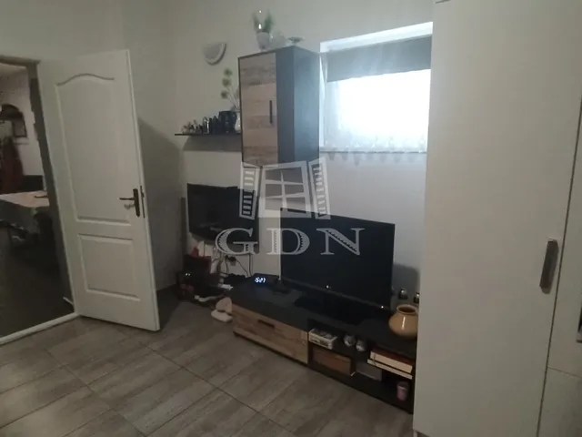 Eladó lakás Budapest X. kerület, Óhegy 43 nm