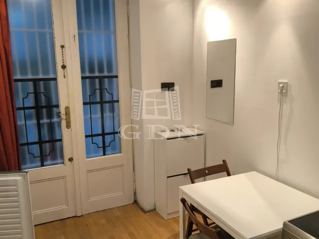 Eladó lakás Budapest VI. kerület 20 nm