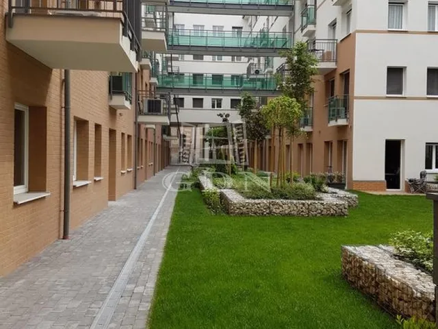 Eladó lakás Budapest VIII. kerület, Corvin negyed 54 nm