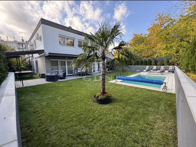 Eladó ház Budapest XVI. kerület, Sashalom 214 nm